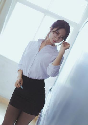 老师把我抱到办公室添我_蓝光超清免费观看