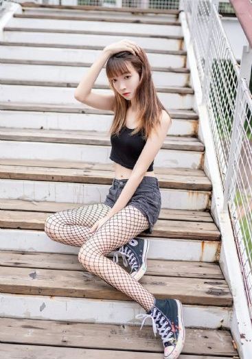 美女100%露胸视频_在线观看免费电影